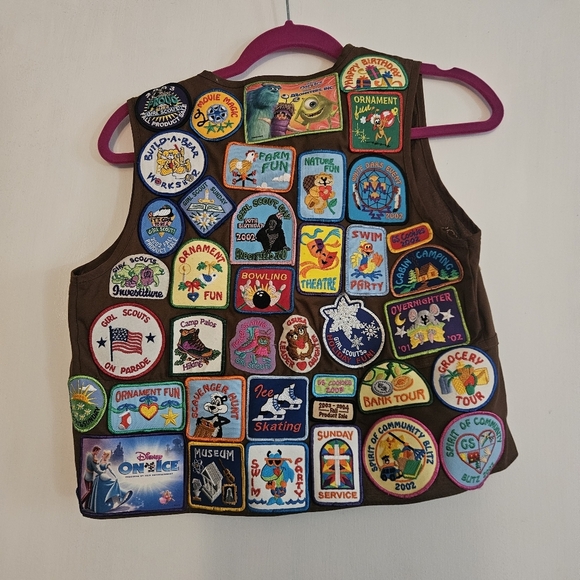 Vintage Brownies Girl Scout Vest With MANY Patches - Picture 4 of 4
